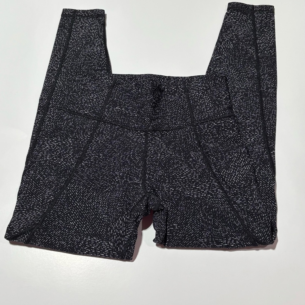 Athleta Salutation Stash Pocket Tight size Small women’s